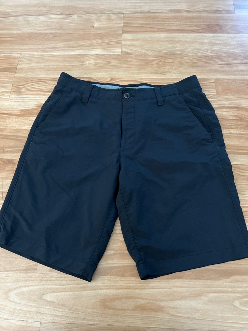 Men’s under armour shorts 36